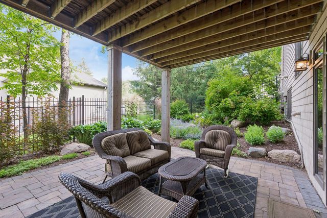 18000 Turtle Point, Eden Prairie, MN 55347