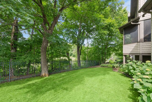 18000 Turtle Point, Eden Prairie, MN 55347
