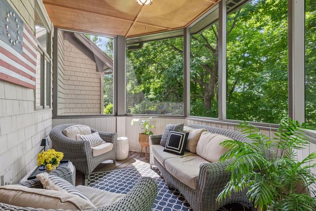 18000 Turtle Point, Eden Prairie, MN 55347