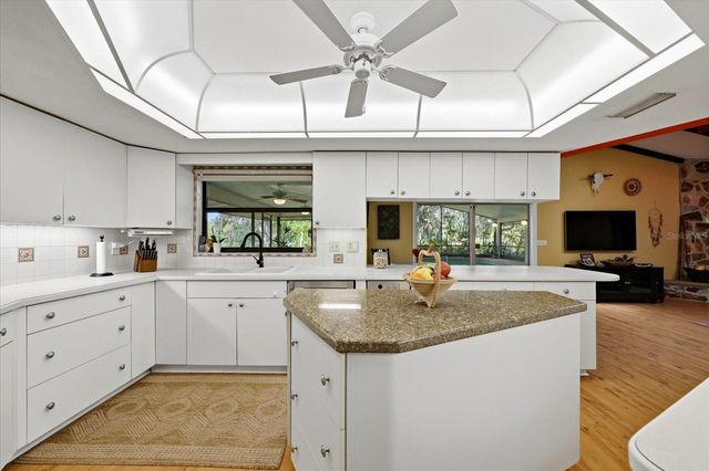 5850 VANDERIPE ROAD, Sarasota, FL 34241