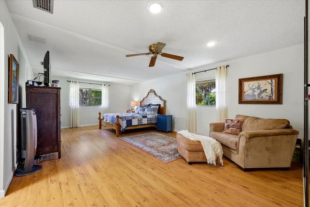5850 VANDERIPE ROAD, Sarasota, FL 34241
