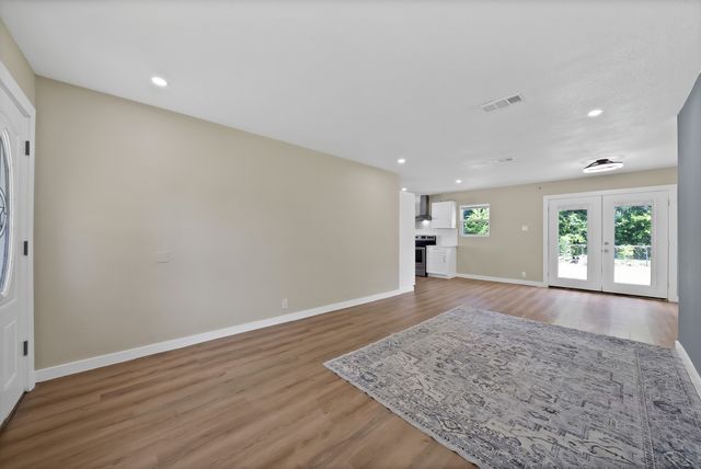 113 E Linda Drive, Garland, TX 75041