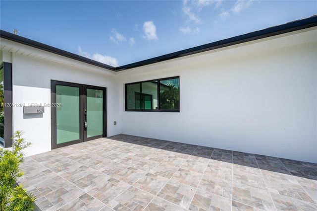 1621 S Treasure Dr, North Bay Village, FL 33141