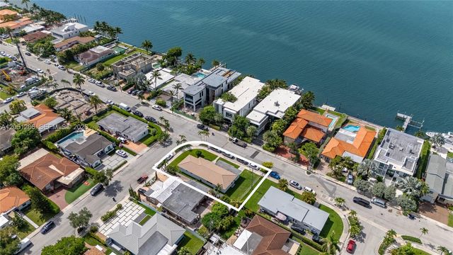 1621 S Treasure Dr, North Bay Village, FL 33141