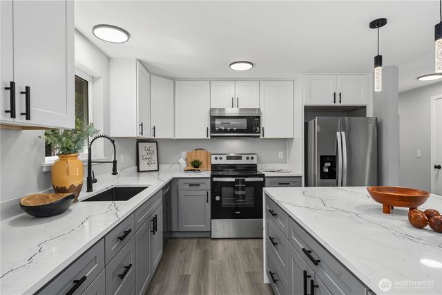 5227 56th Avenue S, Seattle, WA 98118