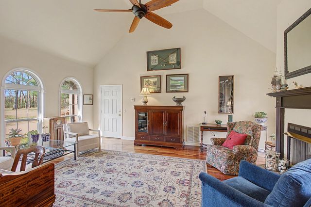 48 Woodland Cir, Lawrenceburg, TN 38464