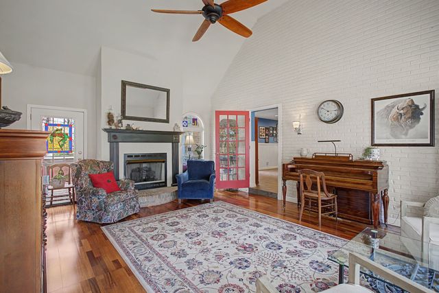 48 Woodland Cir, Lawrenceburg, TN 38464