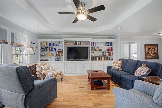 48 Woodland Cir, Lawrenceburg, TN 38464