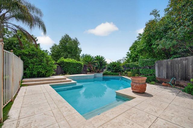 1003 E Freedom Avenue, Fresno, CA 93720