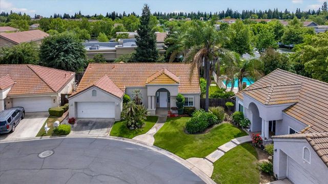 1003 E Freedom Avenue, Fresno, CA 93720