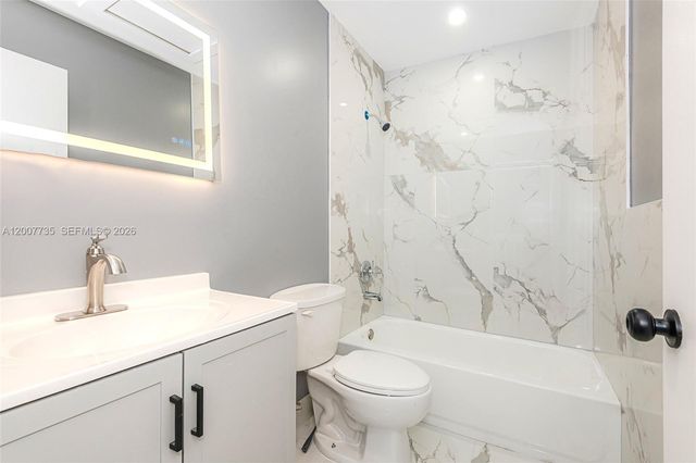 7111 SW 42nd Place, Davie, FL 33314