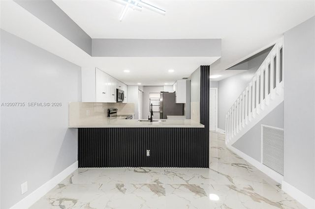 7111 SW 42nd Place, Davie, FL 33314