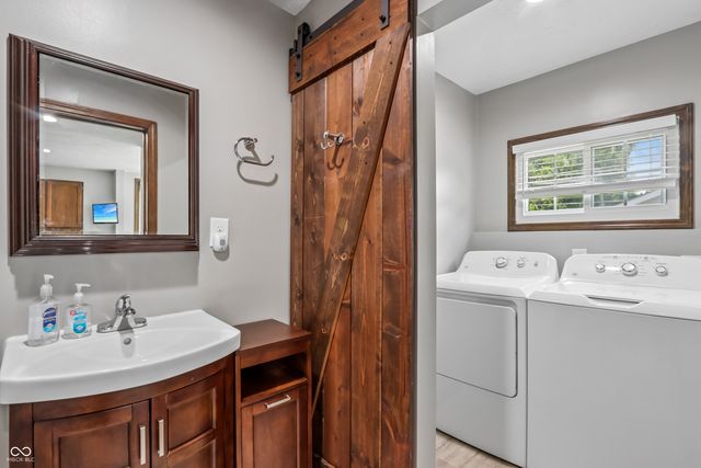 149 W Washington Street, Mooresville, IN 46158