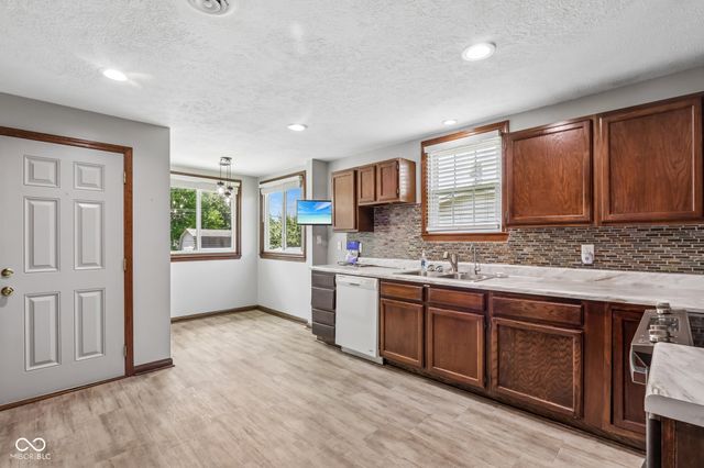 149 W Washington Street, Mooresville, IN 46158