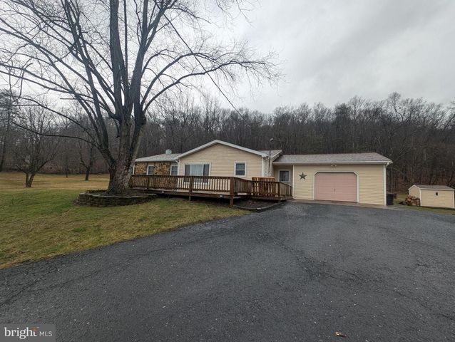 71 HOPE RD, New Bloomfield, PA 17068