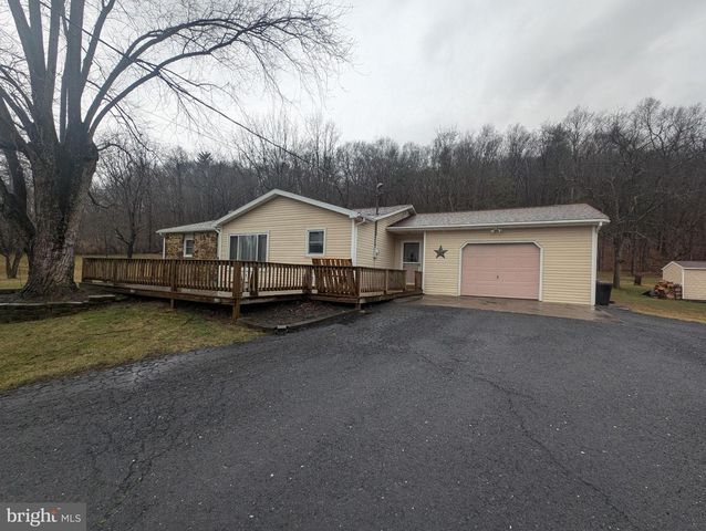 71 HOPE RD, New Bloomfield, PA 17068