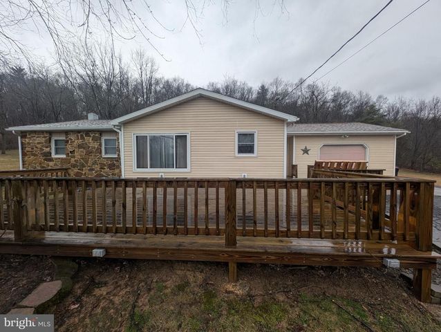 71 HOPE RD, New Bloomfield, PA 17068