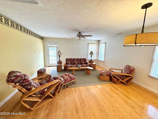 733 Ocracoke Drive, Wilmington, NC 28412