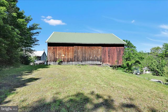 29 ROCK RD, Pine Grove, PA 17963