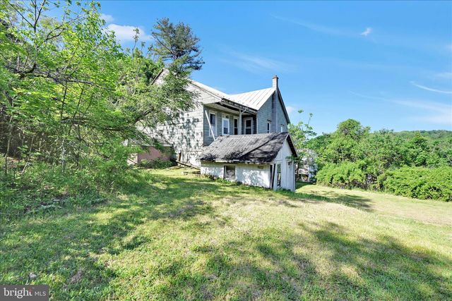 29 ROCK RD, Pine Grove, PA 17963