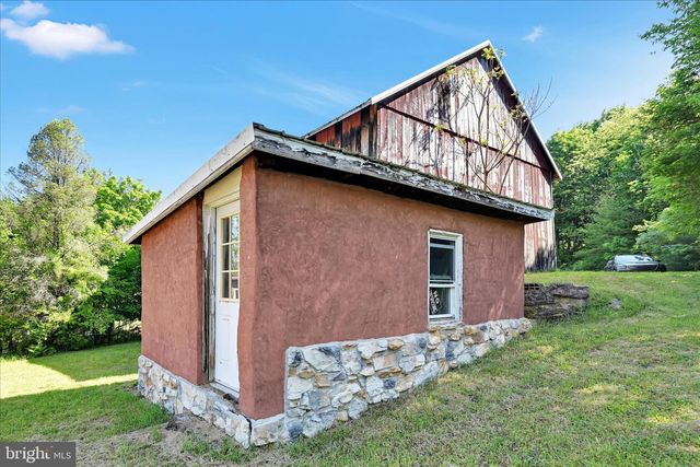 29 ROCK RD, Pine Grove, PA 17963