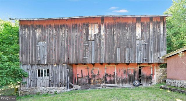 29 ROCK RD, Pine Grove, PA 17963