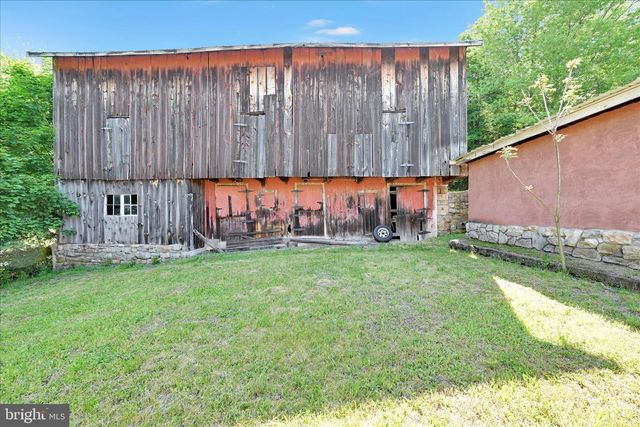 29 ROCK RD, Pine Grove, PA 17963