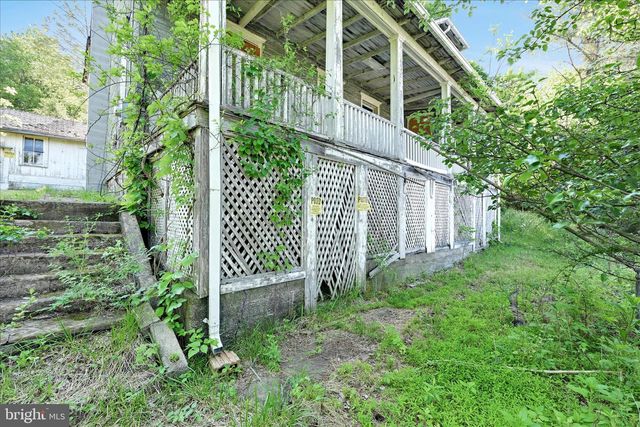 29 ROCK RD, Pine Grove, PA 17963