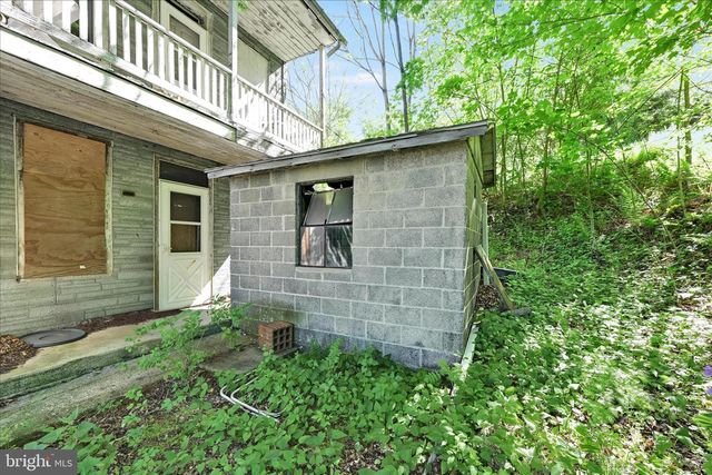 29 ROCK RD, Pine Grove, PA 17963