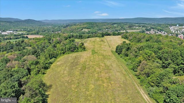 29 ROCK RD, Pine Grove, PA 17963
