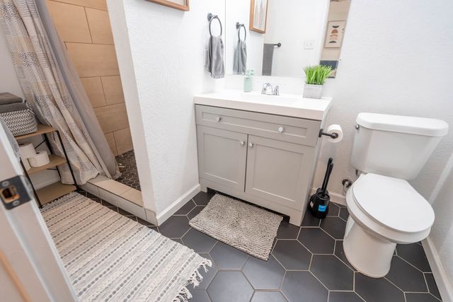 3106 Douglas Dr, Midland, TX 79701