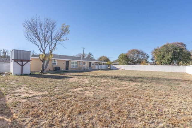 3106 Douglas Dr, Midland, TX 79701