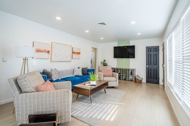 3106 Douglas Dr, Midland, TX 79701