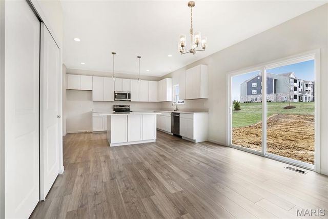 230 Windmill View Drive, O'fallon, MO 63385