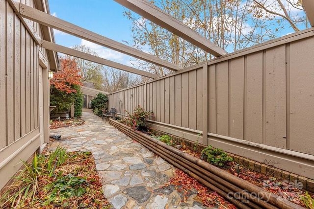 5134 Dunes Court, Charlotte, NC 28226