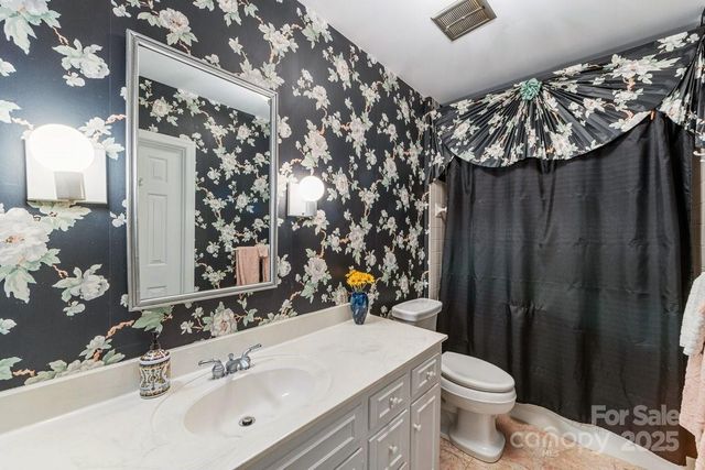 5134 Dunes Court, Charlotte, NC 28226