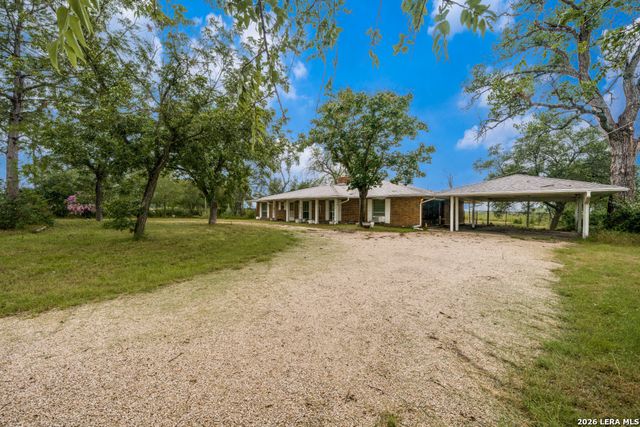 4875 MOUNT OLIVE RD, Adkins, TX 78101