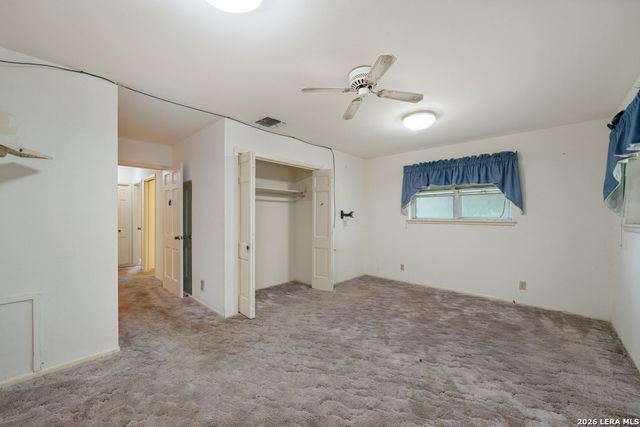 4875 MOUNT OLIVE RD, Adkins, TX 78101