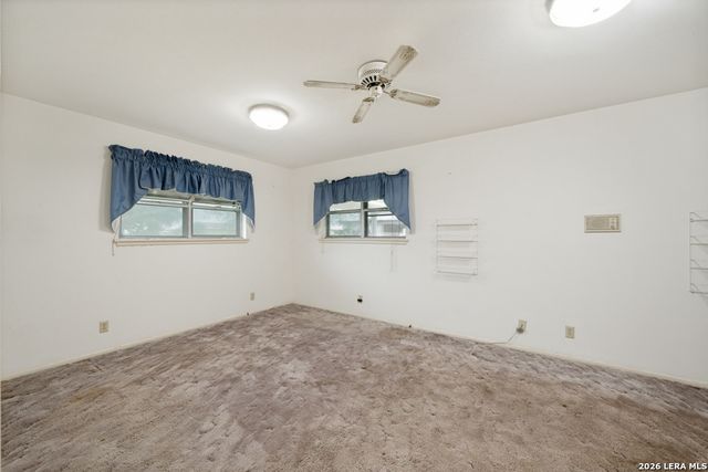 4875 MOUNT OLIVE RD, Adkins, TX 78101