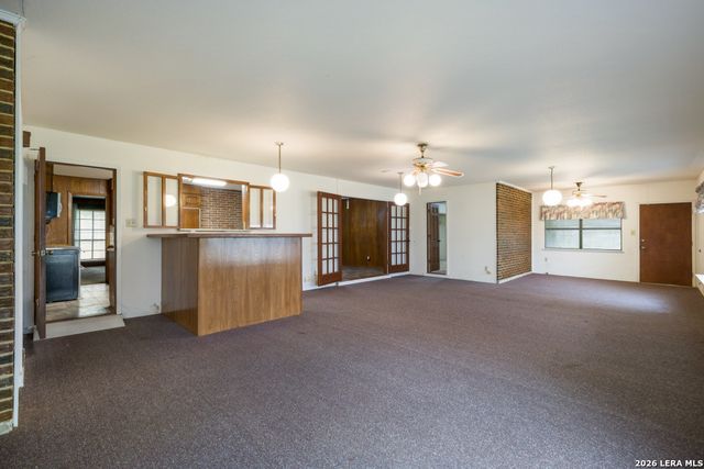 4875 MOUNT OLIVE RD, Adkins, TX 78101