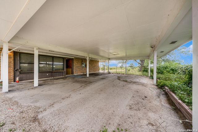 4875 MOUNT OLIVE RD, Adkins, TX 78101