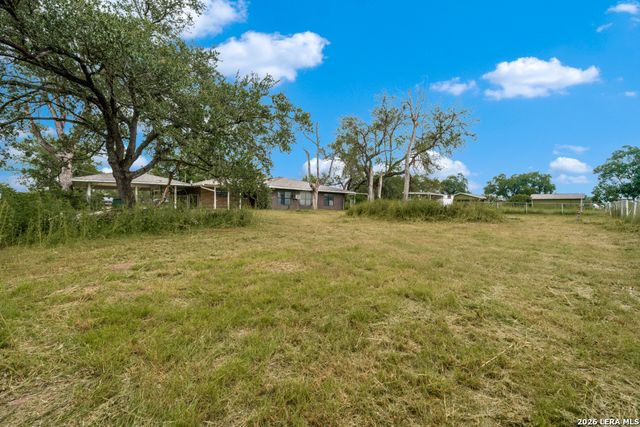 4875 MOUNT OLIVE RD, Adkins, TX 78101