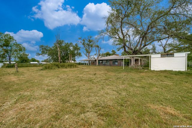 4875 MOUNT OLIVE RD, Adkins, TX 78101
