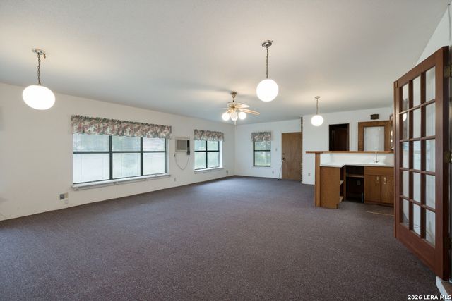 4875 MOUNT OLIVE RD, Adkins, TX 78101