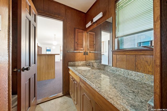 4875 MOUNT OLIVE RD, Adkins, TX 78101