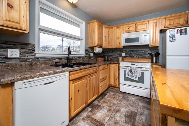 2125 ARROYO DR, Rapid City, SD 57702