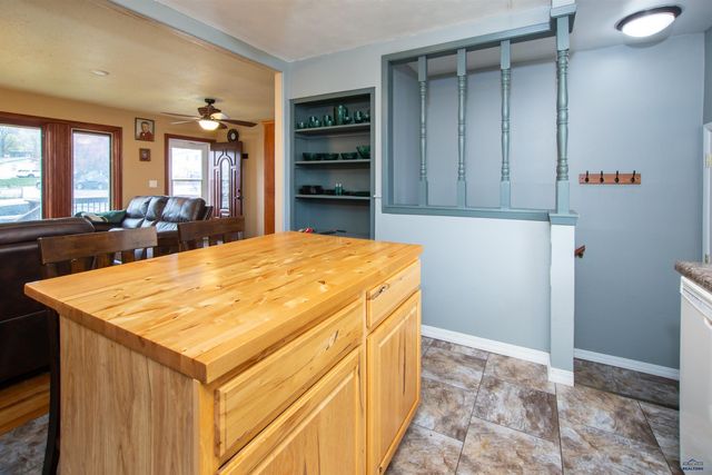 2125 ARROYO DR, Rapid City, SD 57702