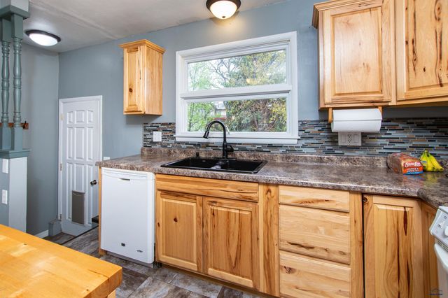 2125 ARROYO DR, Rapid City, SD 57702