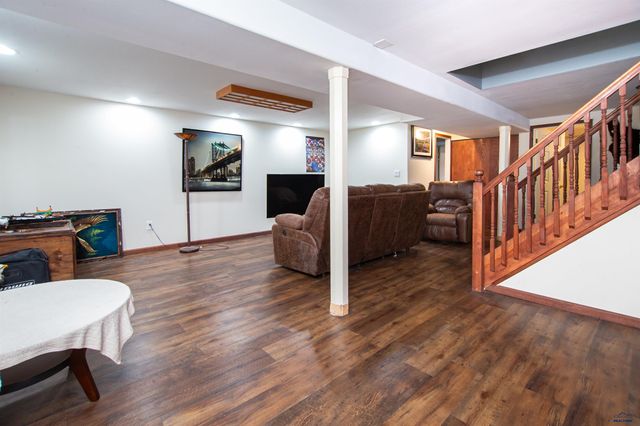 2125 ARROYO DR, Rapid City, SD 57702