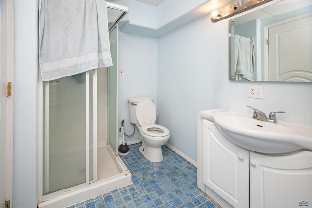 2125 ARROYO DR, Rapid City, SD 57702